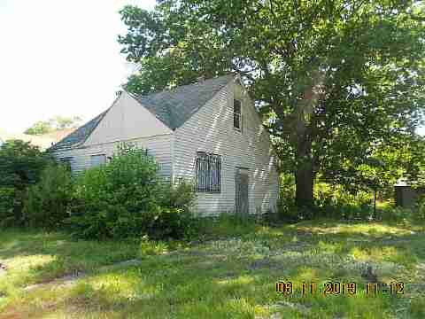 19310 St Aubin (3)_m.jpg